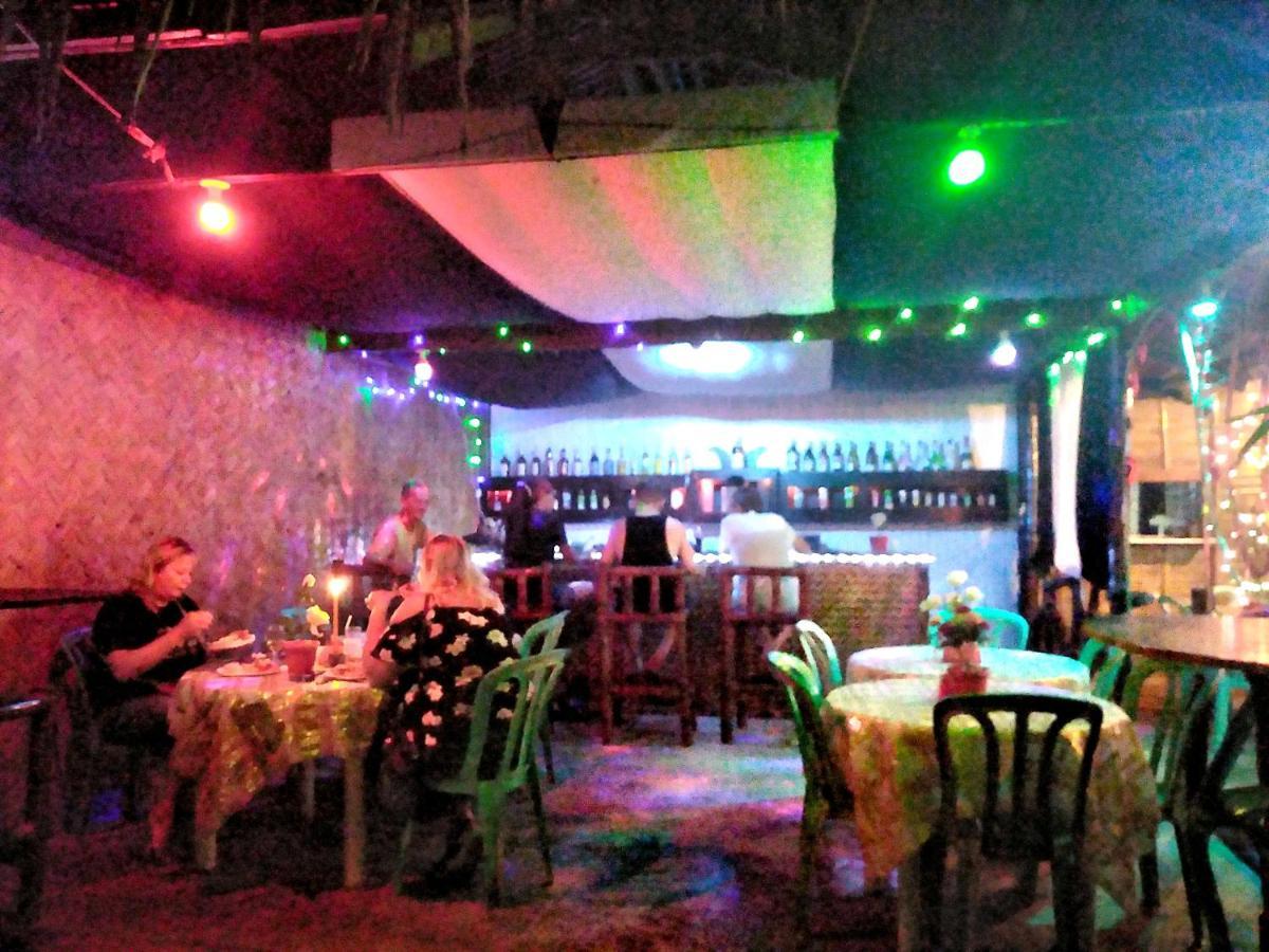 סאבאנג Why Not Restobar Cottages מראה חיצוני תמונה
